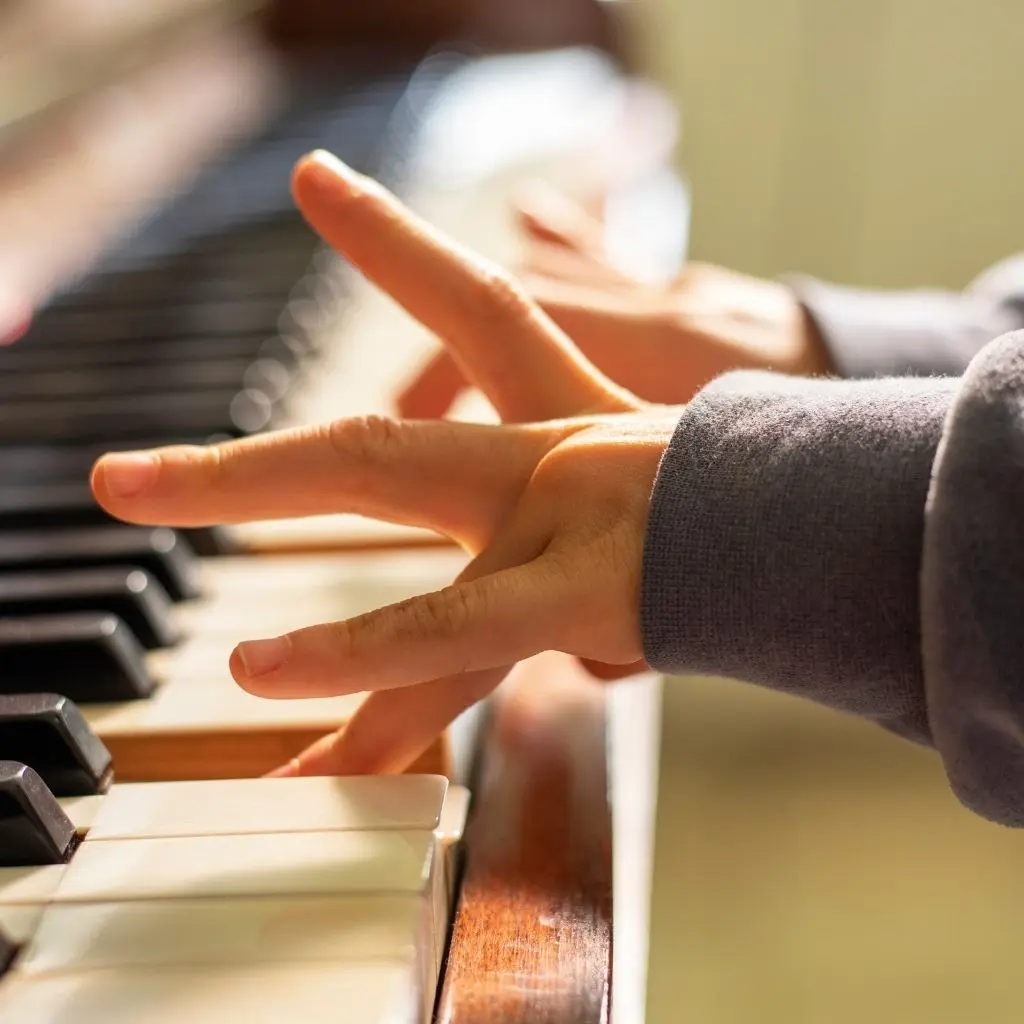 Exploring the Right Age for Piano Lessons Timothy William